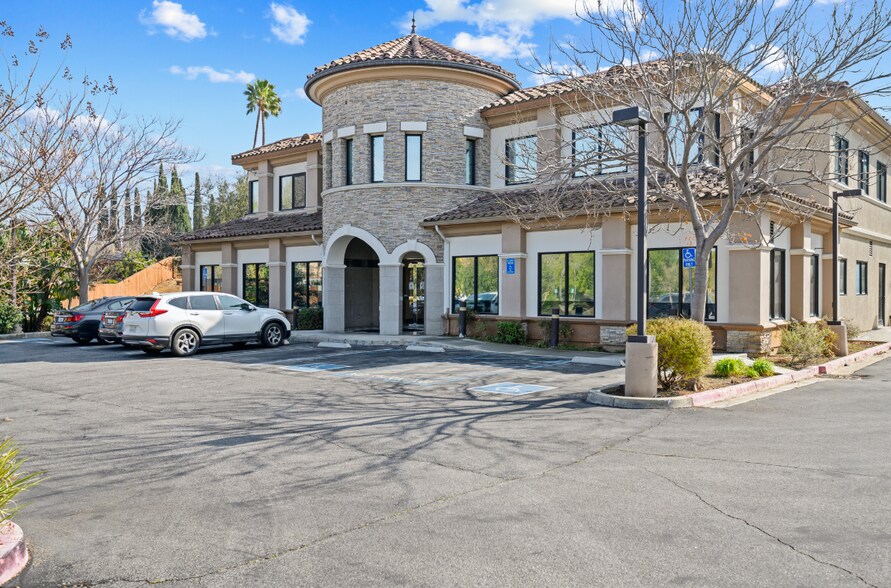 More Photos Of 311 Haigh Rd, Thousand Oaks Medical For Lease