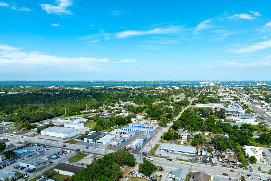 More Photos Of 1520 Peachtree St, Cocoa Self Storage For Sale