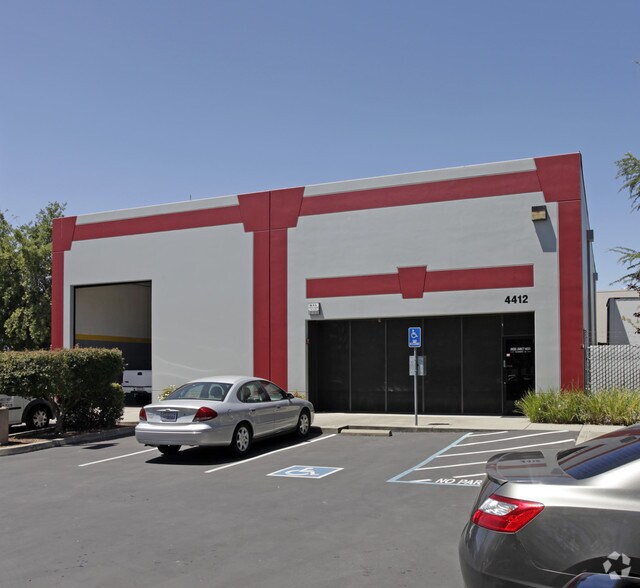 More Photos Of 4412 Harlin Dr, Sacramento Warehouse For Lease