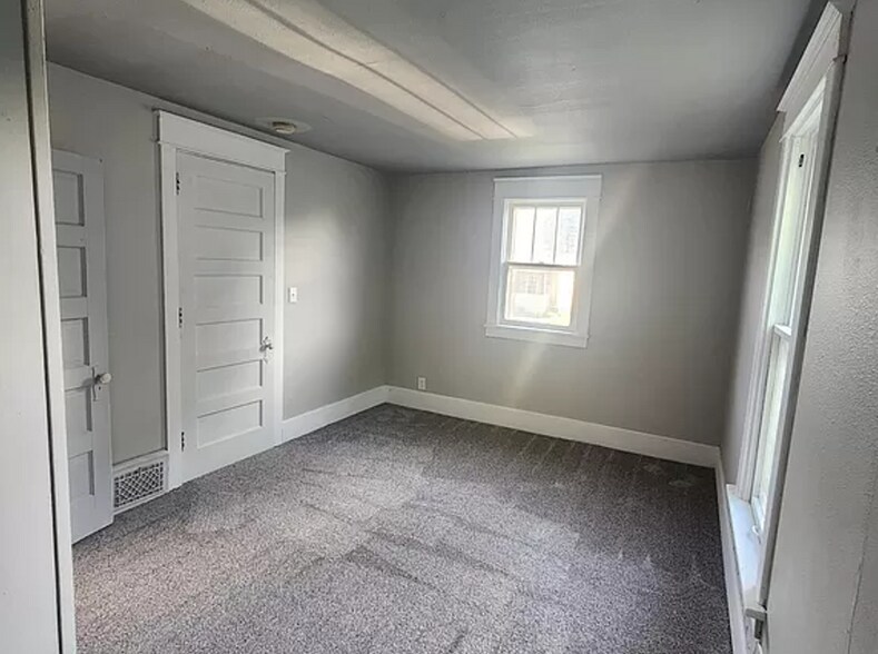 More Photos Of 1118 W 8th St, Sioux Falls Multifamily For Sale