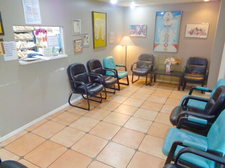 More Photos Of 7800 W Oakland Park Blvd, Sunrise Medical For Sale