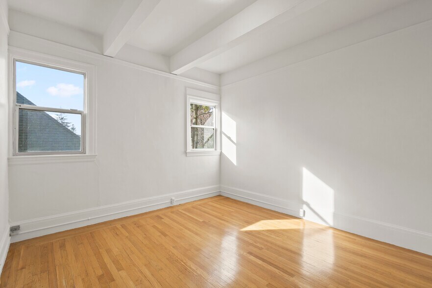 More Photos Of 2924 Claremont Ave, Berkeley Apartments For Sale