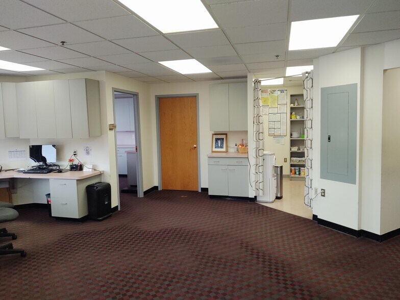 More Photos Of 7350 Van Dusen Rd, Laurel Medical For Sale