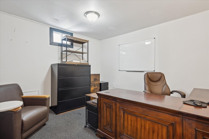 More Photos Of 1050 S Quitman St, Denver Showroom For Sale