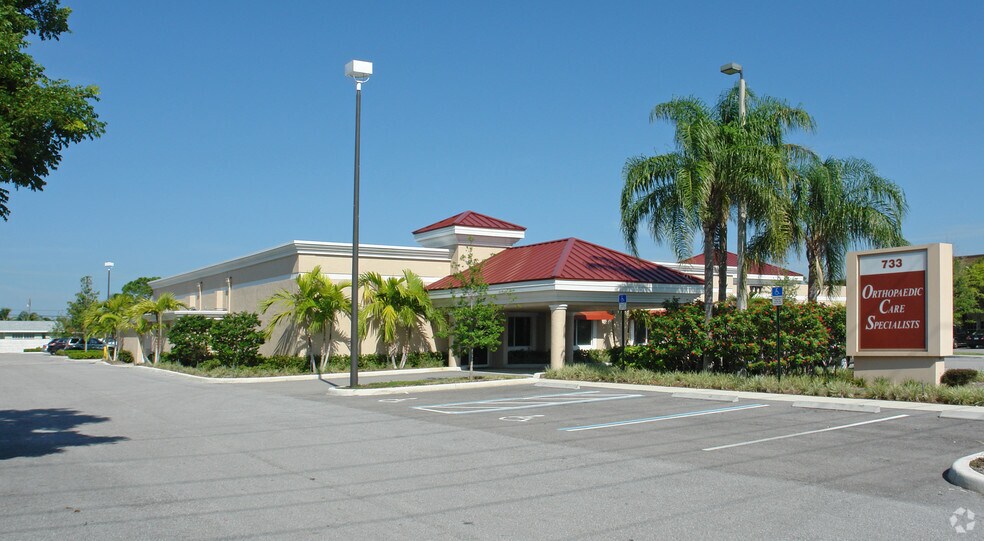 Primary Photo Of 733 Us-1, North Palm Beach Medical For Sale