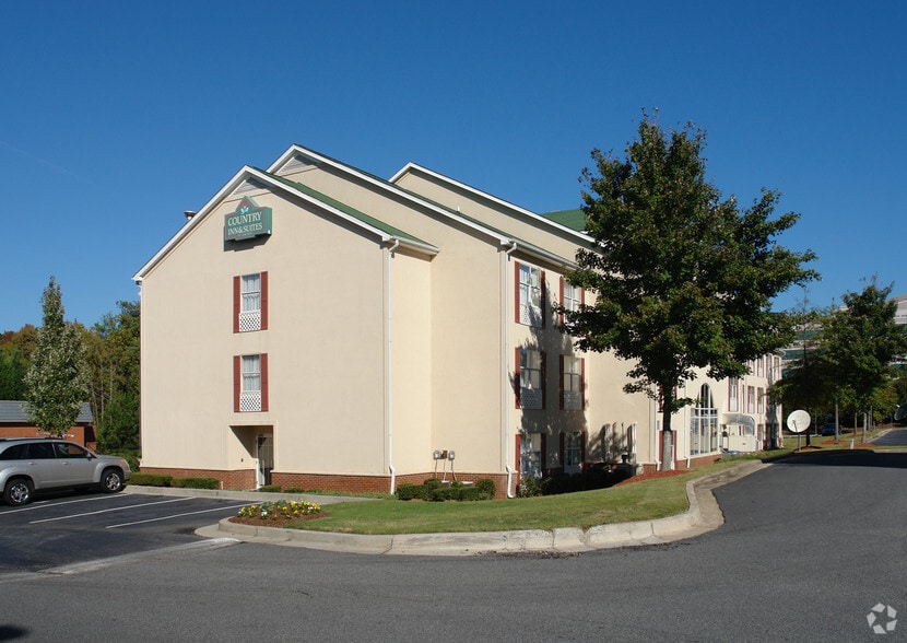 More Photos Of 2950 Mansell Rd, Alpharetta Hotel For Sale