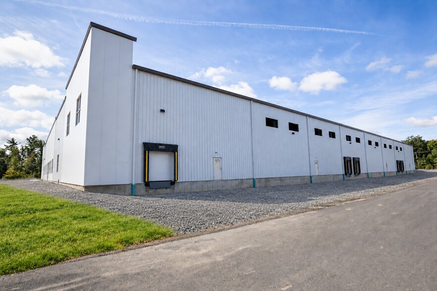 More Photos Of 22 Roberts Lane, Clifton Park Warehouse For Lease