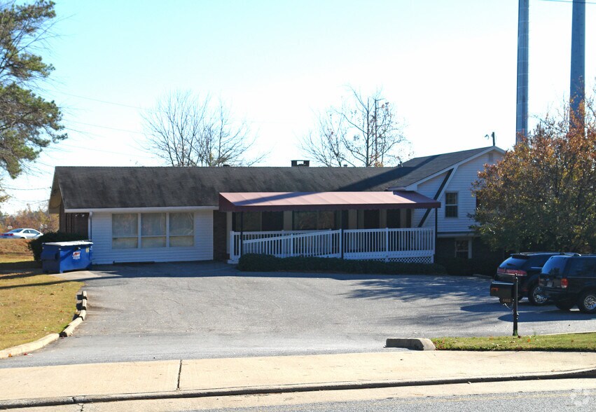 Primary Photo Of 4455 State Bridge Way, Alpharetta Office Residential For Lease