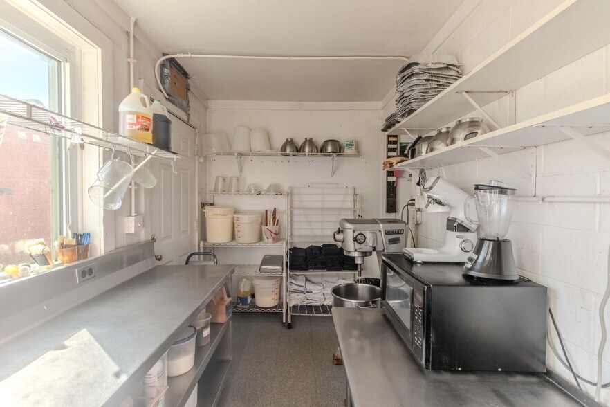 More Photos Of 407 Third St, Howe Specialty For Sale