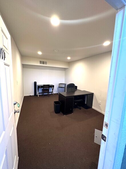 More Photos Of 2911-2943 Sammy Davis Jr Dr, Las Vegas General Retail For Lease