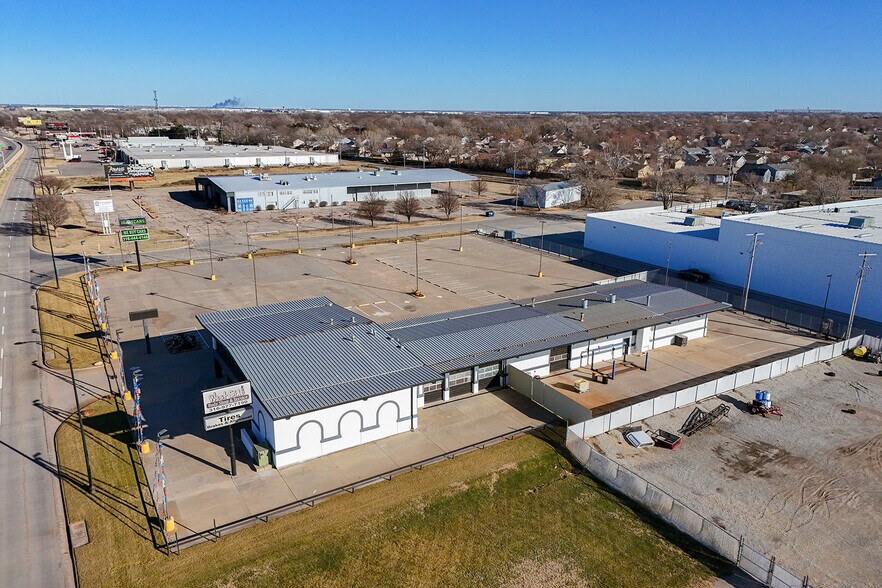 More Photos Of 11209 W Kellogg, Wichita Auto Dealership For Sale