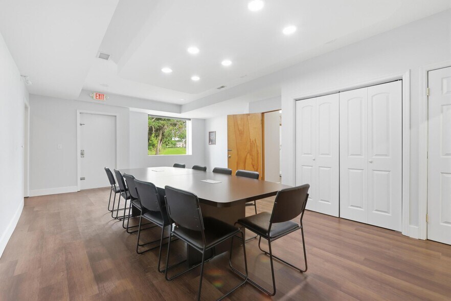 More Photos Of 623 Pleasant St, Lake Helen Flex For Lease