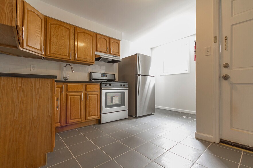 More Photos Of 16 Weldon St, Jersey City Multifamily For Sale