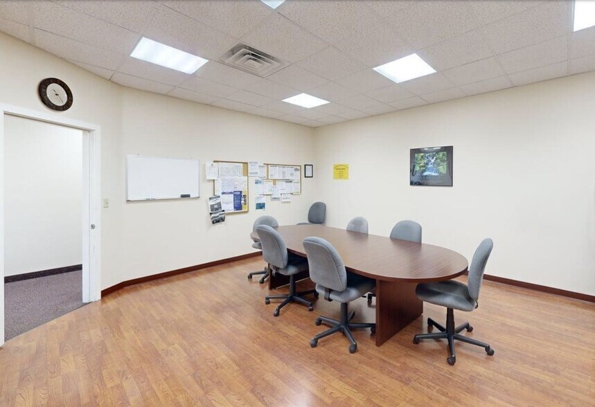 More Photos Of 1271 Port Dr, Clarkston Office For Sale