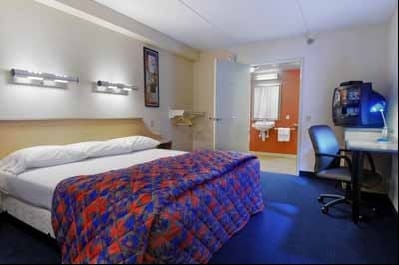 More Photos Of 2600 N Annapolis Ln, Plymouth Hotel For Sale