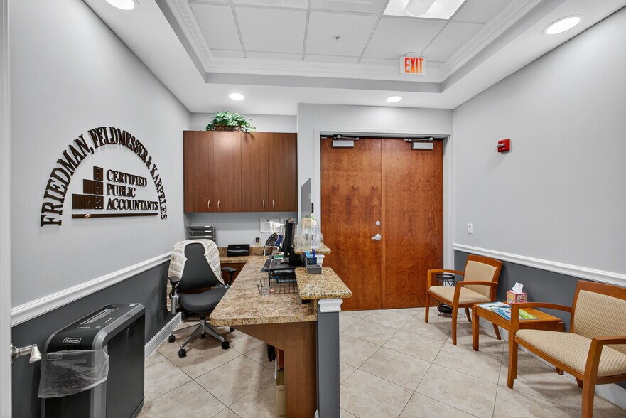 More Photos Of 641 University Blvd, Jupiter Medical For Sale