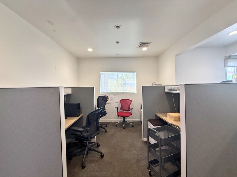 More Photos Of 422 N La Cienega Blvd, West Hollywood Storefront For Lease