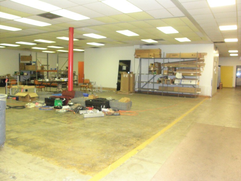 More Photos Of 2112 Industrial Dr, Niles Manufacturing For Sale
