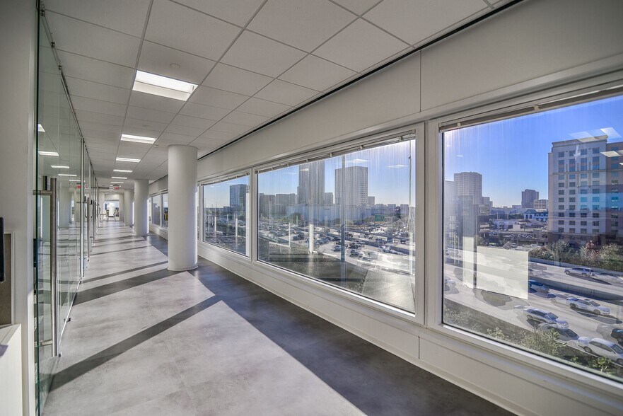 More Photos Of 2425 West Loop South, Houston Office For Lease