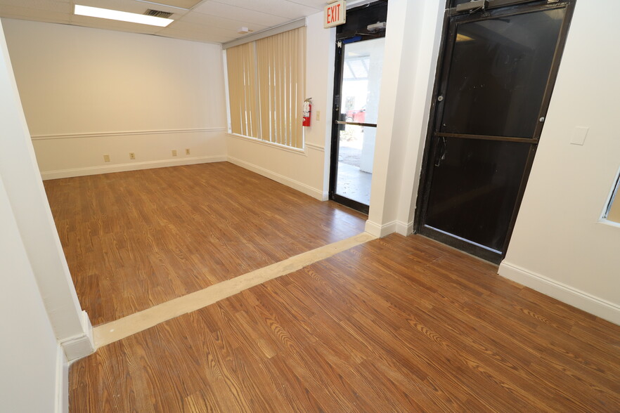 More Photos Of 6731-6765 Sunset Strip, Sunrise General Retail For Sale