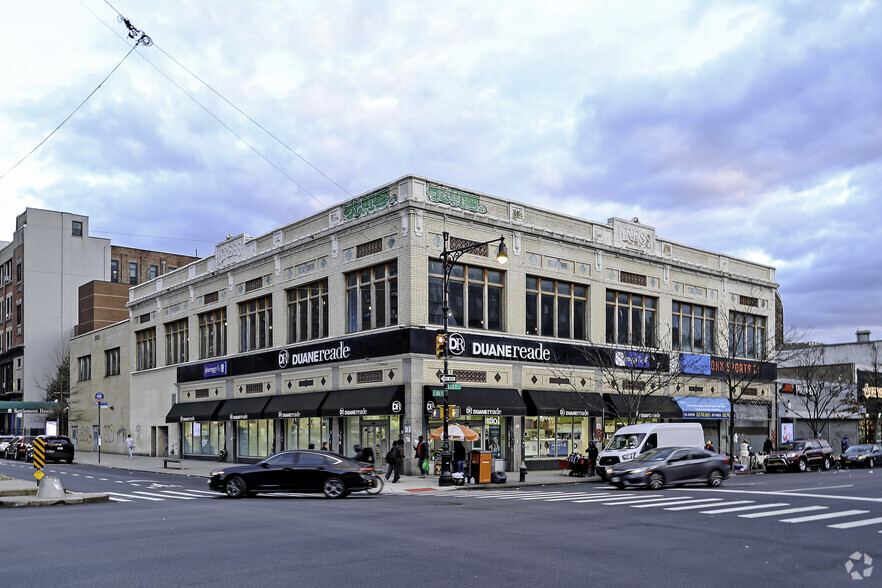 Primary Photo Of 1915 Third Ave, New York General Retail For Lease