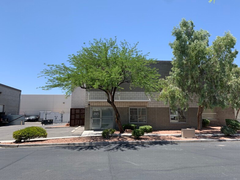 More Photos Of 4364 E Alexander Rd, Las Vegas Warehouse For Lease