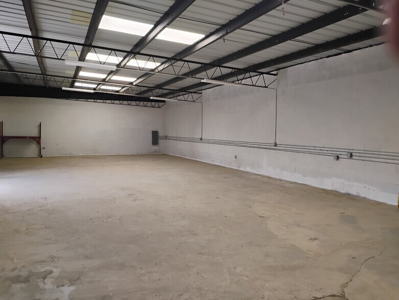 More Photos Of 465 Concord St, Macon-Bibb Service For Lease