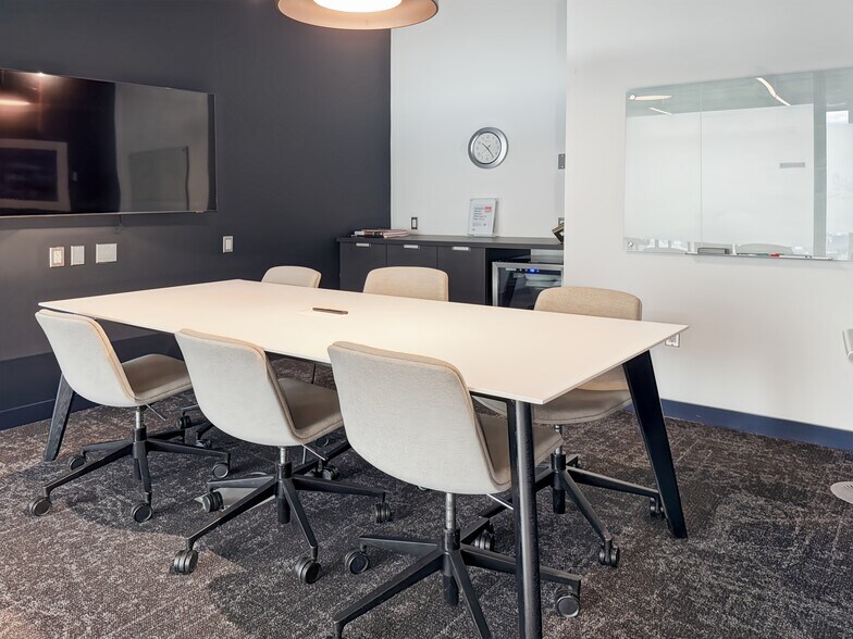 More Photos Of 685 Centre St SW, Calgary Coworking Space