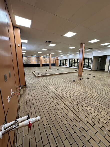 More Photos Of 5049-5057 Garrett Ave, Beltsville Freestanding For Lease