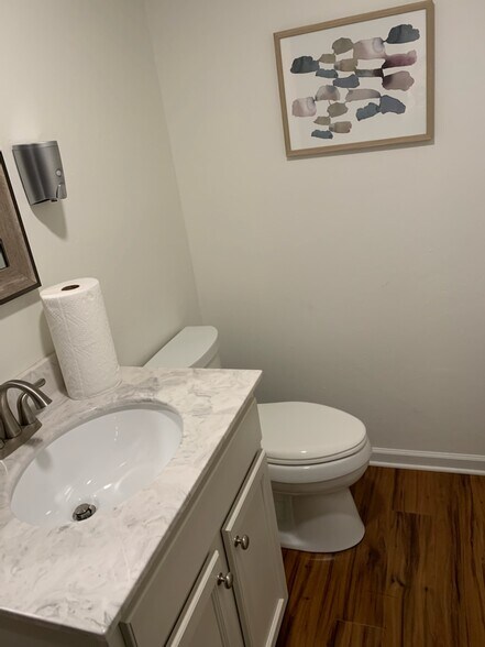 More Photos Of 1338 Timberlane Rd, Tallahassee Office For Lease