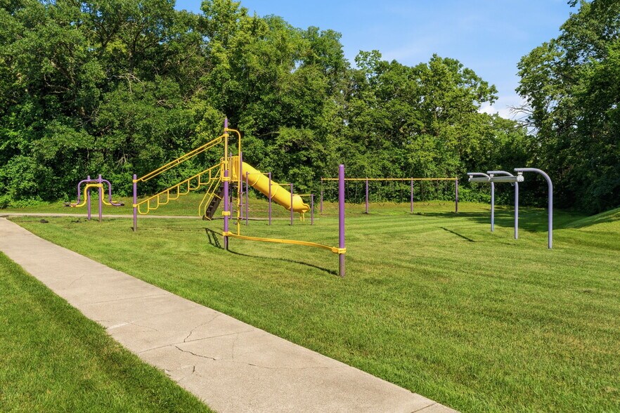 More Photos Of 2201 W 108th St, Bloomington Daycare Center For Lease