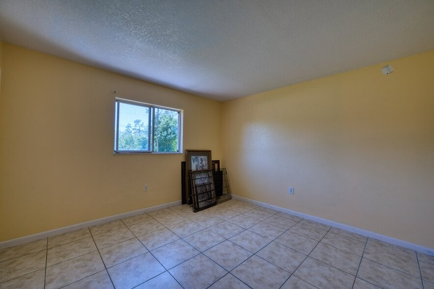 More Photos Of 25038 Harborview Rd, Port Charlotte Apartments For Sale