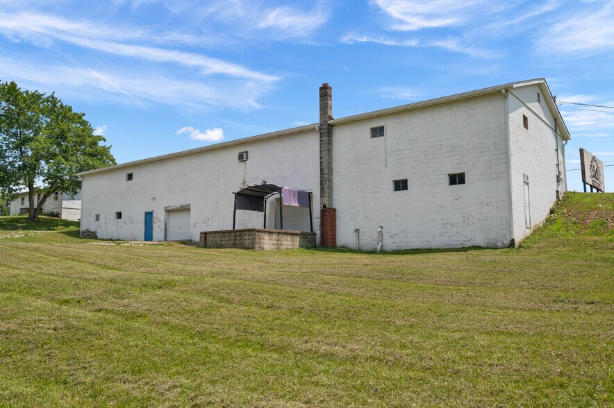 More Photos Of 2006 Mount Pleasant Rd, Greensburg Freestanding For Sale