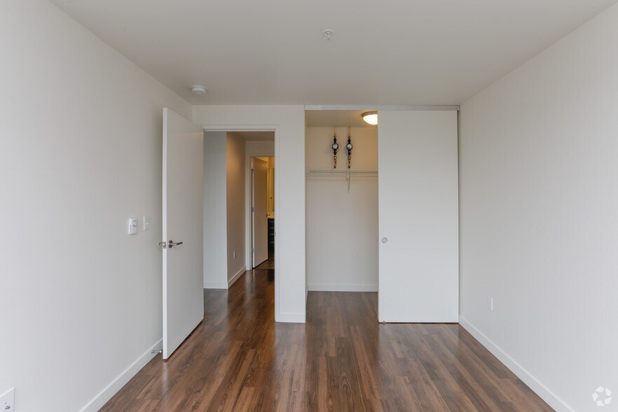 More Photos Of 900 NE 65th St, Seattle Apartments For Lease