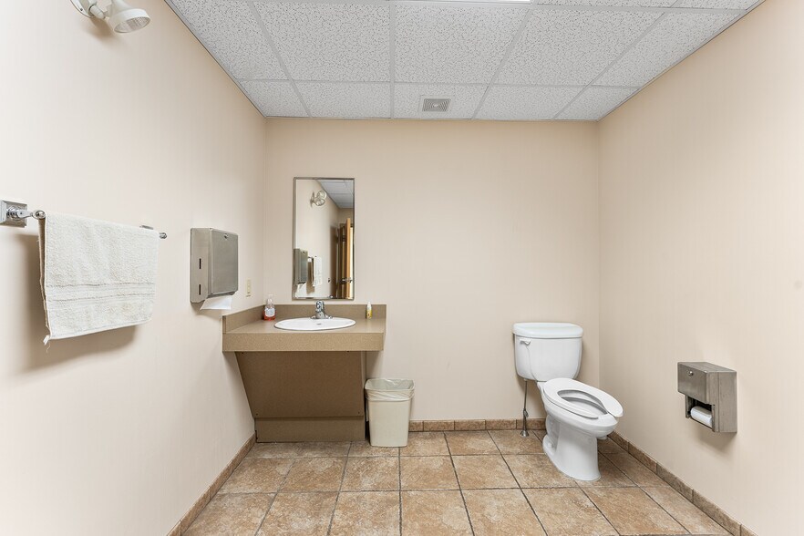 More Photos Of 1206 W Sherman Ave, Vineland Medical For Sale