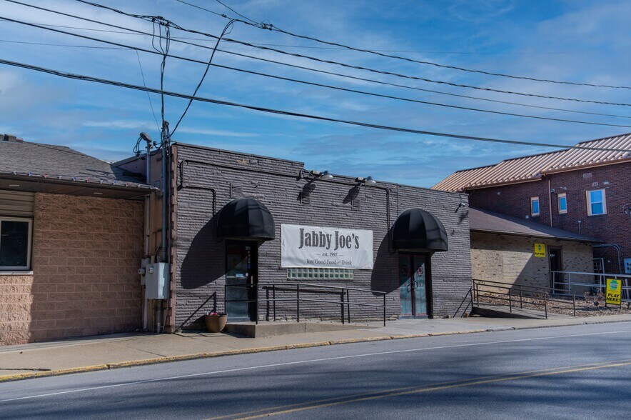More Photos Of 1562 Island Ave, McKees Rocks Restaurant For Sale