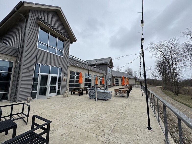 More Photos Of 20390 N M 52, Chelsea Restaurant For Lease