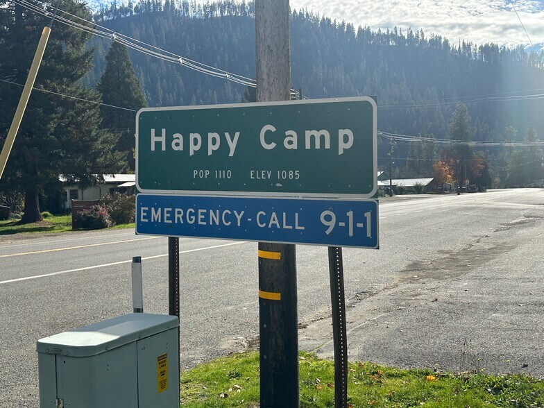 More Photos Of 143 Davis Rd, Happy Camp Storefront For Sale