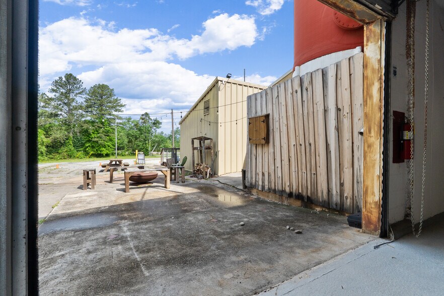 More Photos Of 25 Word St, Fairburn Warehouse For Sale