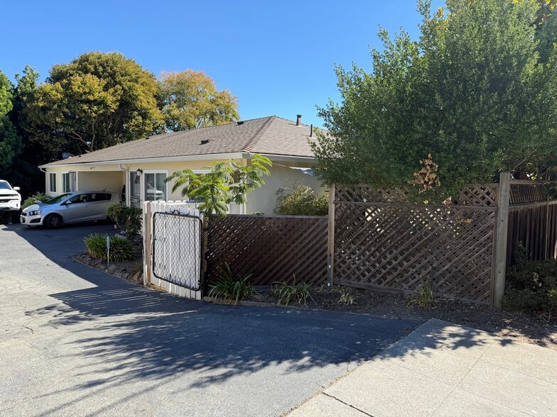 More Photos Of 1815 Woodland Ave, East Palo Alto Multifamily For Sale