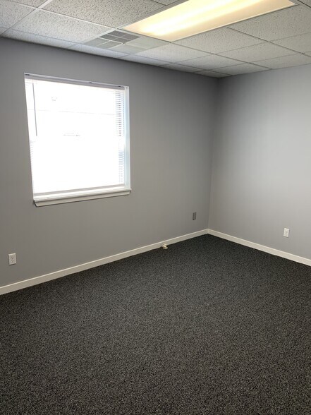 More Photos Of 148 S Main, Mount Clemens Office For Lease