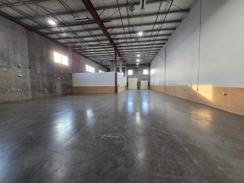 Primary Photo Of 2019-2025 Vista Ave SE, Salem Warehouse For Lease
