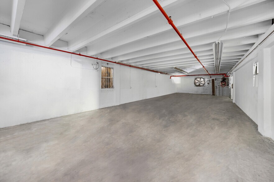 More Photos Of 3480 NW 41st St, Miami Warehouse For Sale