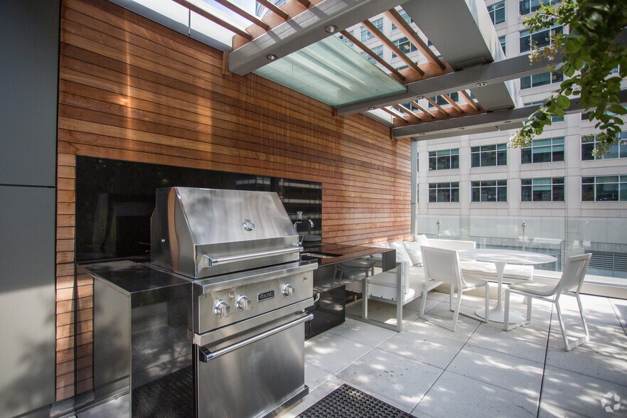 More Photos Of 1800 N Lynn St, Arlington Apartments For Lease