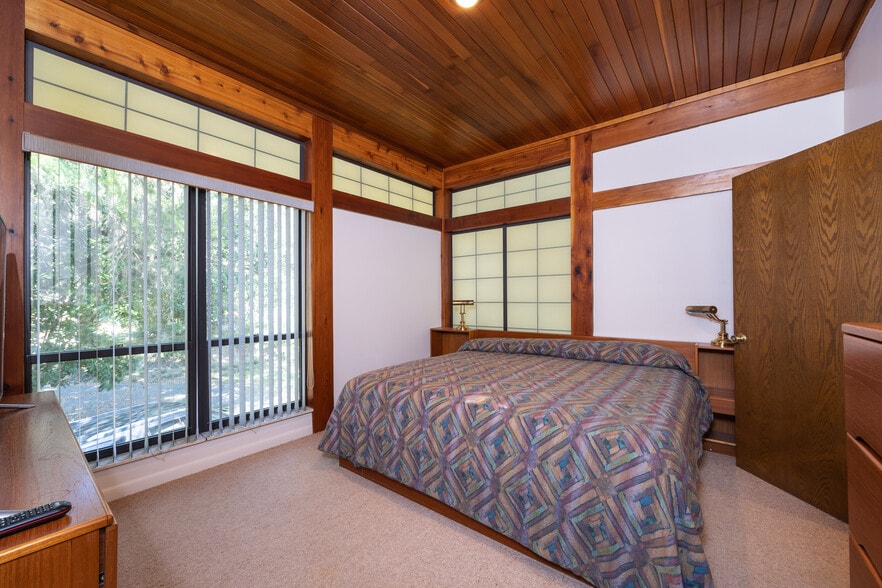 More Photos Of 1606 3rd Ave SE, Steinhatchee Lodge Meeting Hall For Sale