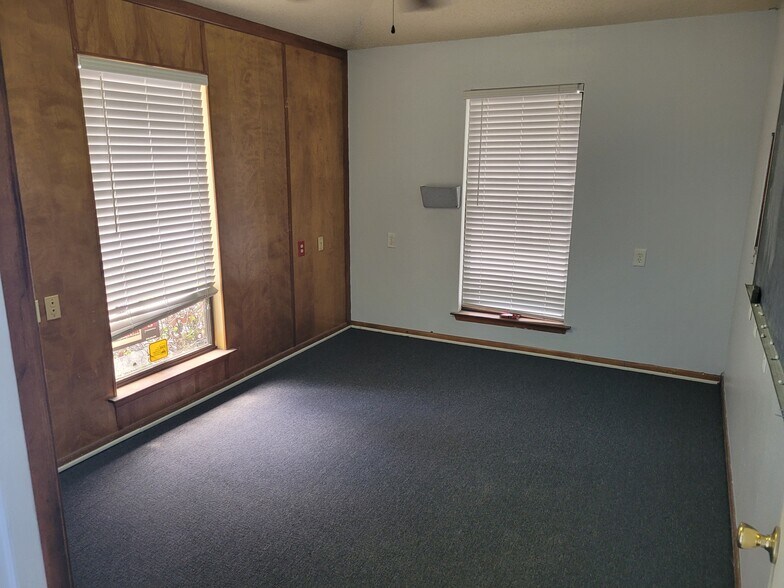 More Photos Of 4714 Nuckols Crossing Rd, Austin Warehouse For Lease