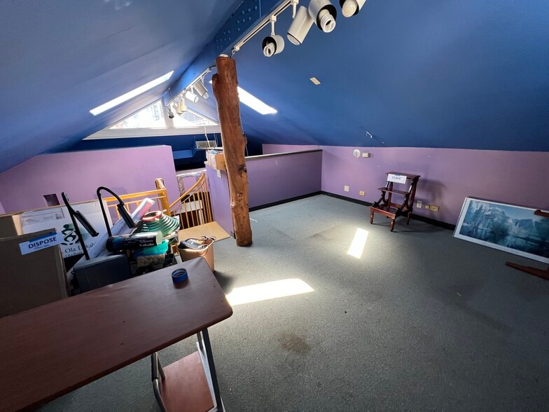 More Photos Of 894 Queen St, Honolulu Storefront Retail Office For Lease