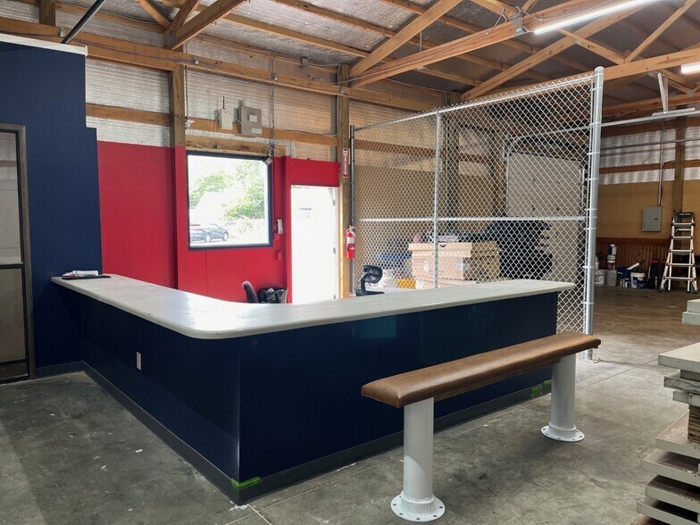 More Photos Of 722 Ketcham St, Indianapolis Warehouse For Sale