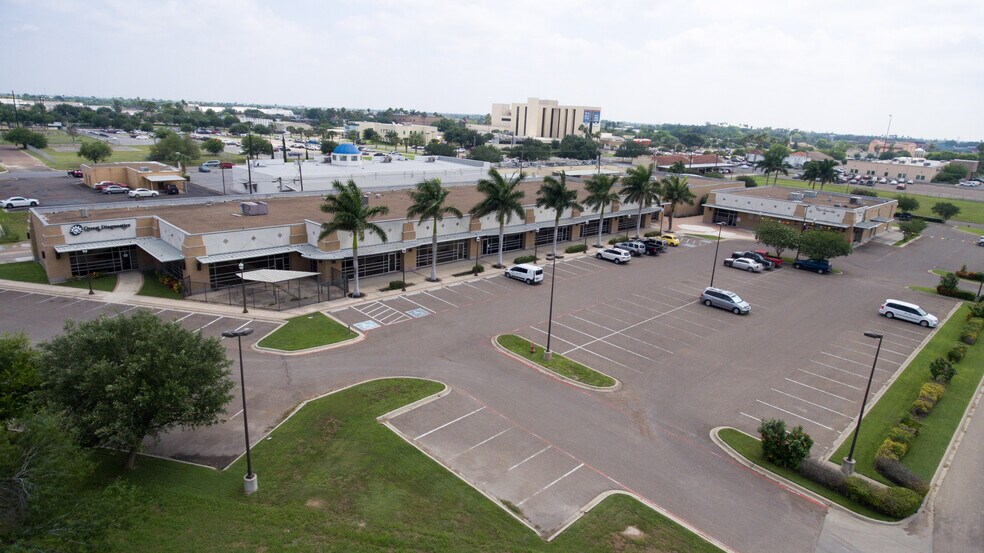 More Photos Of 1221 S 10th St, Weslaco Unknown For Lease