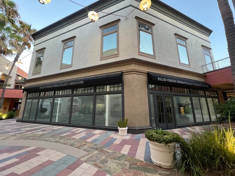 More Photos Of 520 Deep Valley Dr, Rolling Hills Estates Hospital For Lease